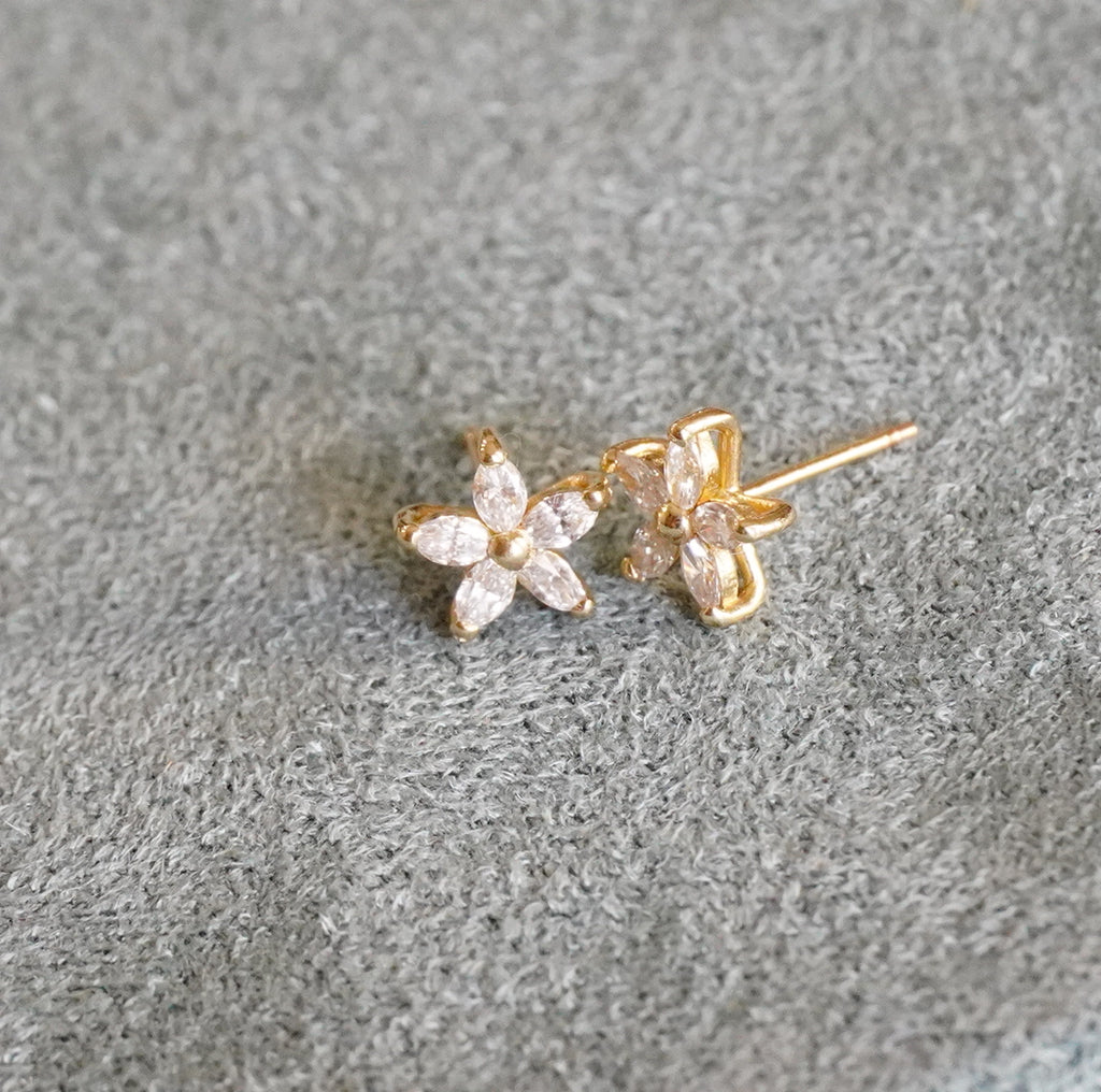 14k Lab Diamond Flower Stud Earrings