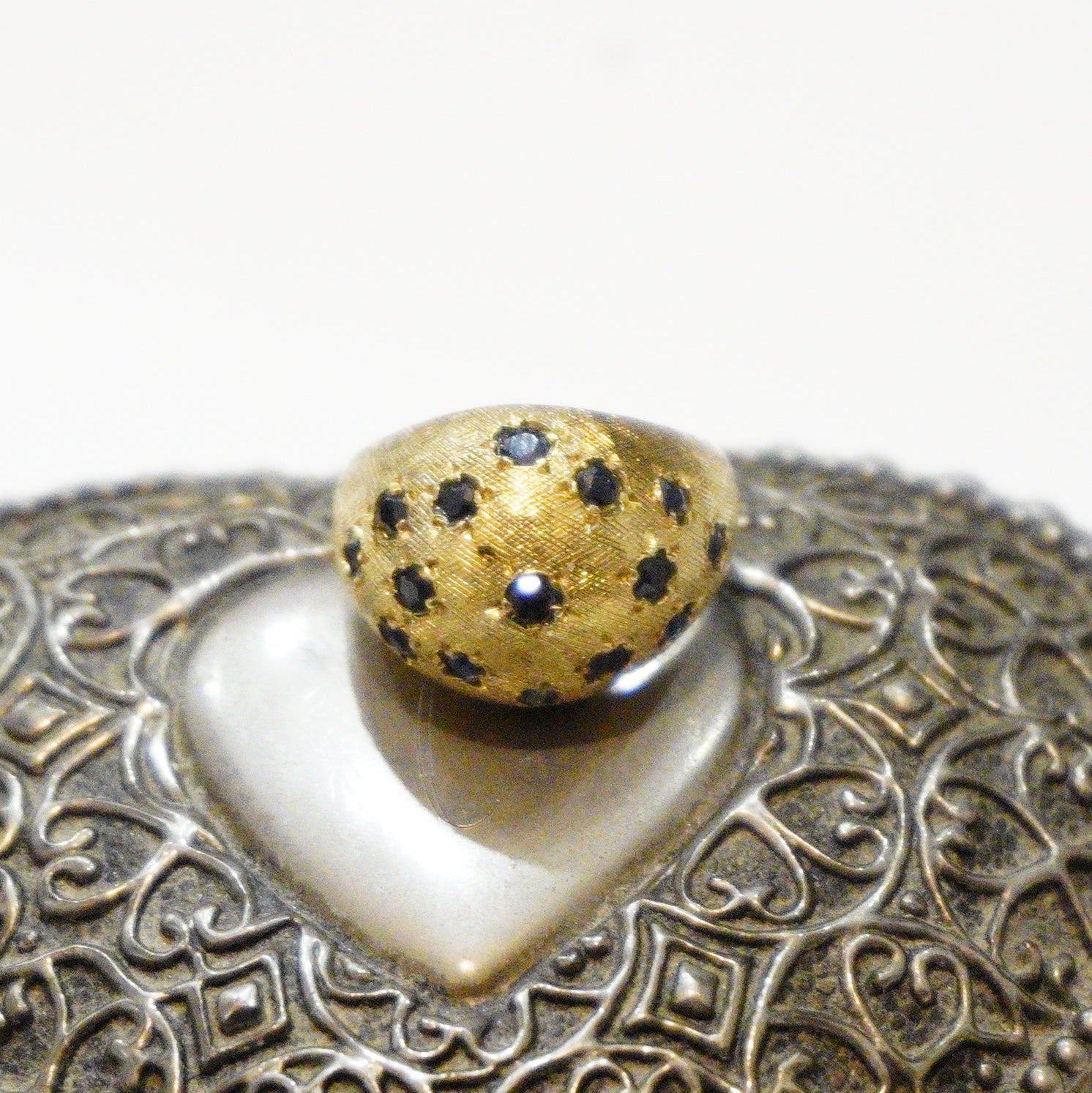 Vintage 18k Sapphire Dome Ring