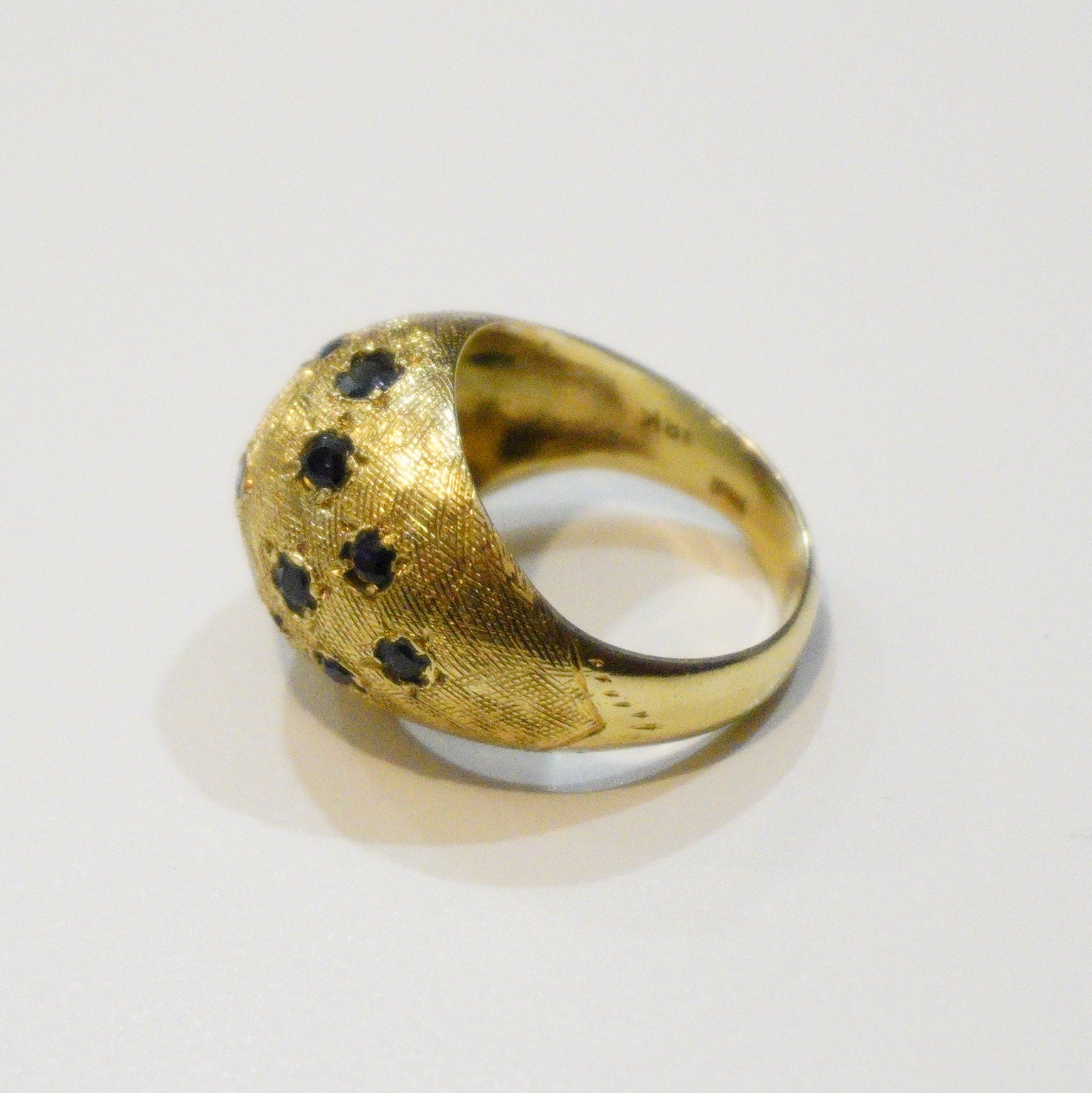 Vintage 18k Sapphire Dome Ring